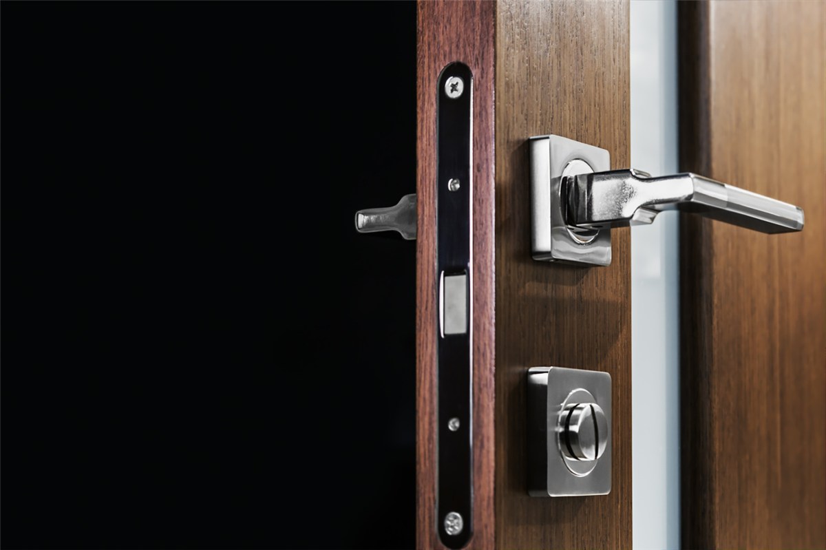 Montaż centralnego zamka z pilotem